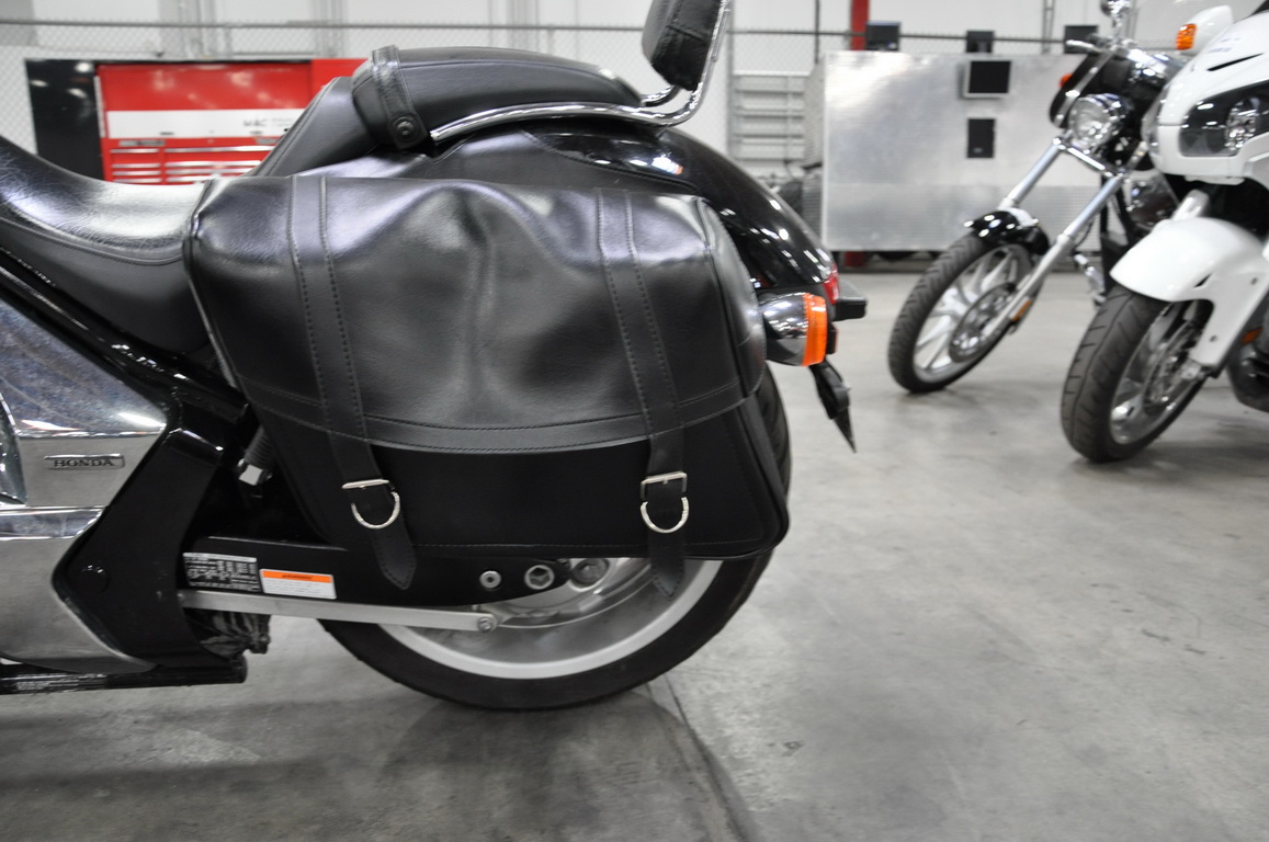 Купить мотоцикл Honda VT1300CXA Fury 2010 фото 12